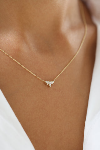 Minimal Marquise Taş Detaylı 14 Ayar Altın Kolye