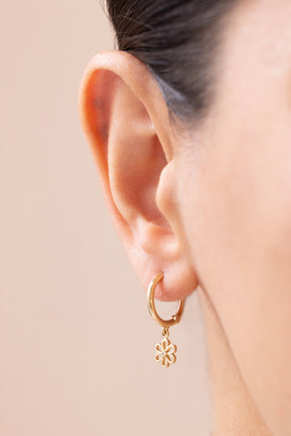 Taşlı Papatyalı 14 Ayar Altın Halka Küpe