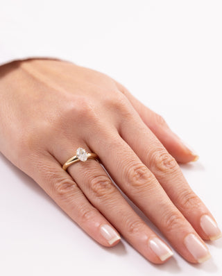 1.00 Ct Oval Lab Grown Pırlanta Yüzük