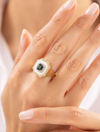 Beyaz Mineli Taşlı Yüzük