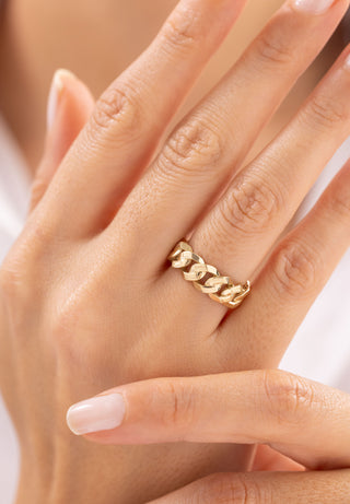 Piramit Gurmet Altın Yüzük