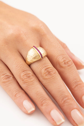 Cetaş Vintage Çekiç Dokulu Ruby 14 Ayar Altın Yüzük