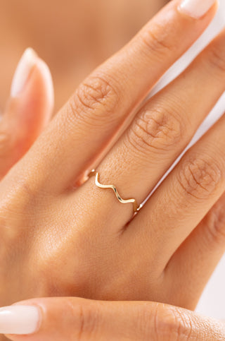 Trend Dalgalı Model 14 Ayar Altın Yüzük