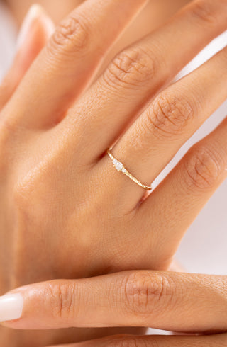 İnce Halat Desenli Taşlı 14 Ayar Altın Yüzük