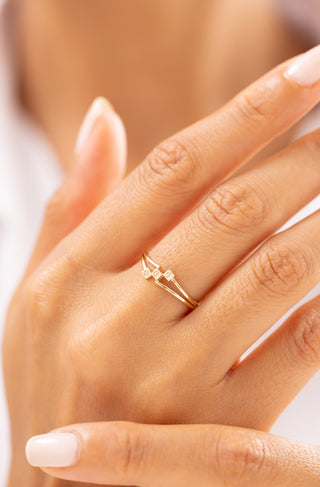 Üçlü Kare Taşlı 14 Ayar Altın Yüzük