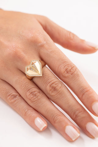 Taşlı Kalp Yüzük