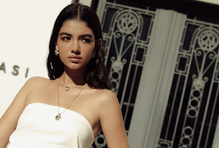 Marielle Dalga Formlu Işıltılı 14 Ayar Altın Küpe