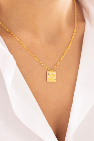 Antik Kabartmalı Kare 14 Ayar Altın Kolye