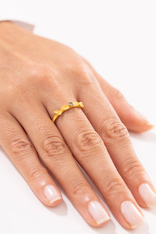 Bars Antik Dokulu Zarif Taşlı 14 Ayar Altın Yüzük