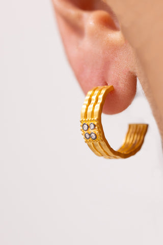 Bars Çizgili Antik Dokulu Taşlı 14 Ayar Altın Küpe