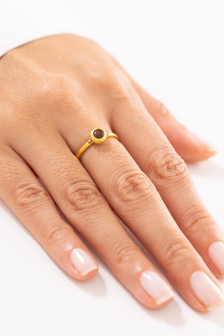 Bars Koyu Kırmızı Taşlı 14 Ayar Altın Kadın Yüzük