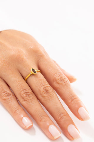 Bars Marquise Kesim Siyah Taşlı 14 Ayar Altın Yüzük