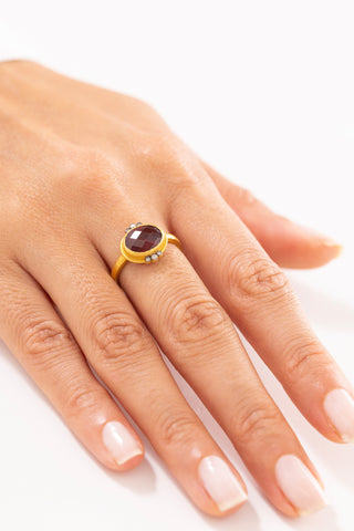 Bars Oval Kırmızı Taşlı 14 Ayar Altın Kadın Yüzük