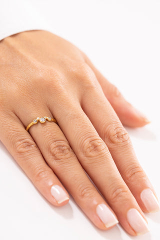 Bars Zarif Üç Taşlı 14 Ayar Altın Yüzük