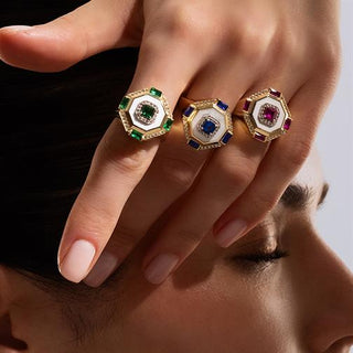 Beyaz Mineli Baget Taşlı Tektaş Yüzük