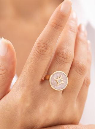 Cetaş Sedefli Yıldız Motifli 14 Ayar Altın Yüzük