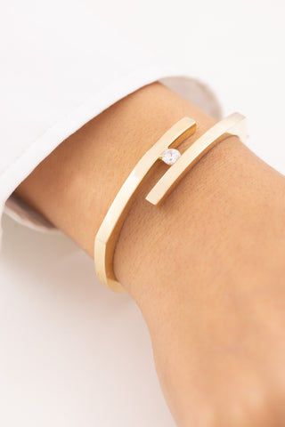 Cetaş Tek Taşlı Modern 14 Ayar Altın Kelepçe