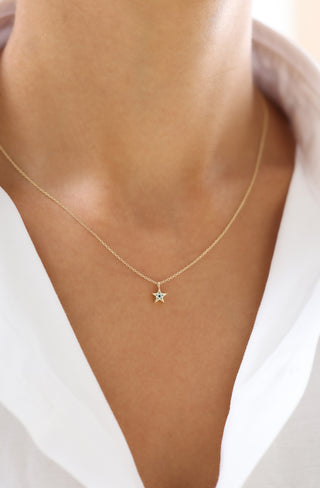 Gökyüzü Esintili Yıldız Figürlü 14 Ayar Altın Kolye