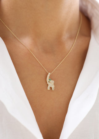 Işıltılı Yeşil Taşlı İşlemeli Fil 14 Ayar Altın Kolye