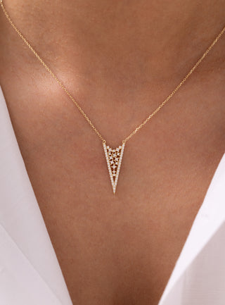 Üçgen Tasarımlı Zarif Taşlı 14 Ayar Altın Kolye
