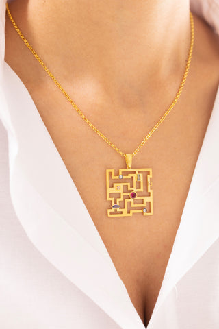 Modern Labiren Desenli 14 Ayar Altın Kolye
