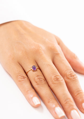 Mor Oval Taşlı 14 Ayar Altın Yüzük