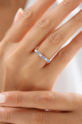 Parlak Beyaz ve Mavi Taşlı 14 Ayar Altın Yüzük