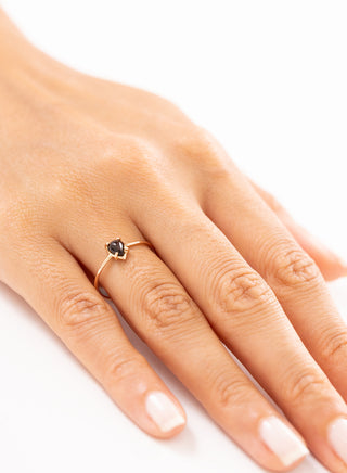 Siyah Damla Taşlı 14 Ayar Altın Yüzük