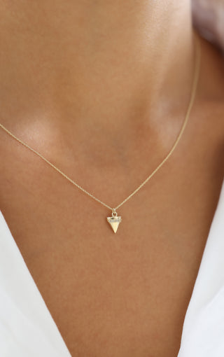 Taşlı Piramit Uç 14 Ayar Altın Kolye