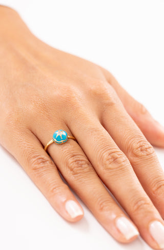 Turkuaz Mineli Yıldız Formlu Taşlı 14 Ayar Altın Yüzük