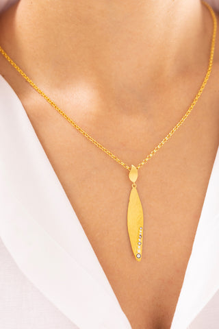 Bars Yaprak Formlu Taş Sıralı 14 Ayar Altın Kolye