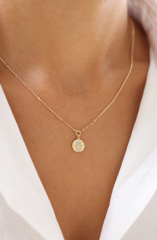 Zarif Hamsa Figürlü Taş İşlemeli 14 Ayar Altın Kolye